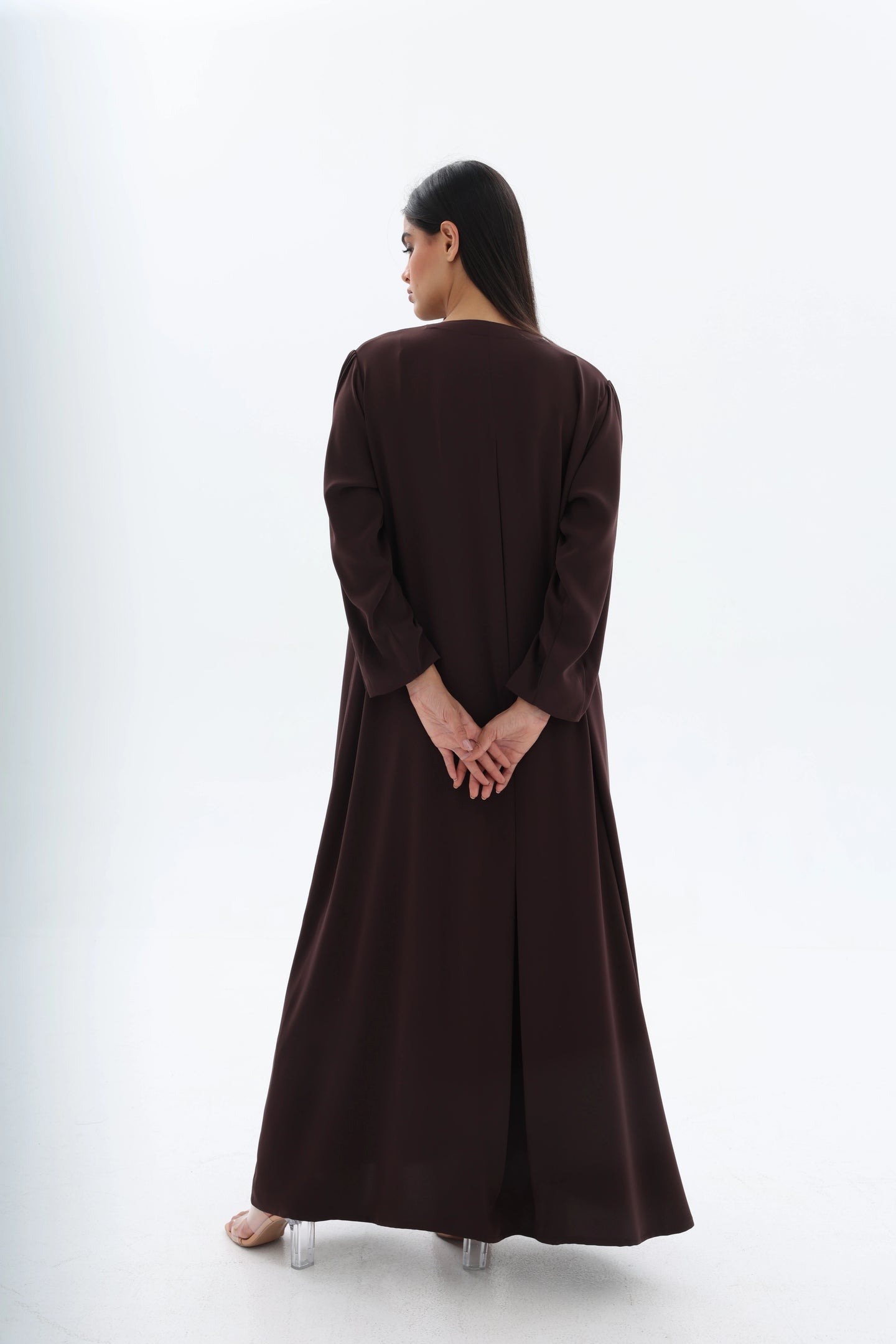 Abaya marron chocolat crêpe premium – détails dos – SOOTRASHOP