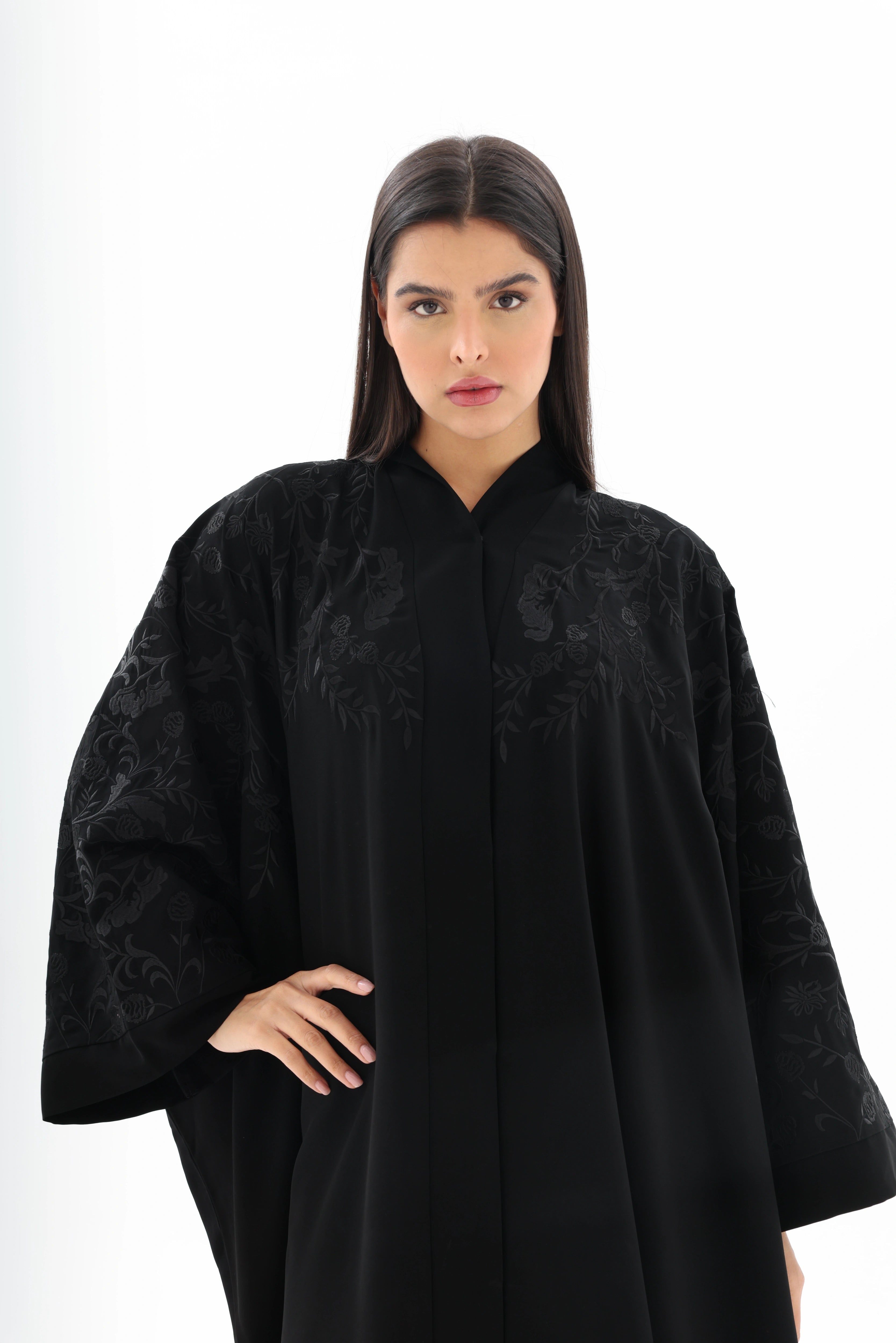 Sootrashop-abaya-brode-fleuri-ton-details – SOOTRASHOP