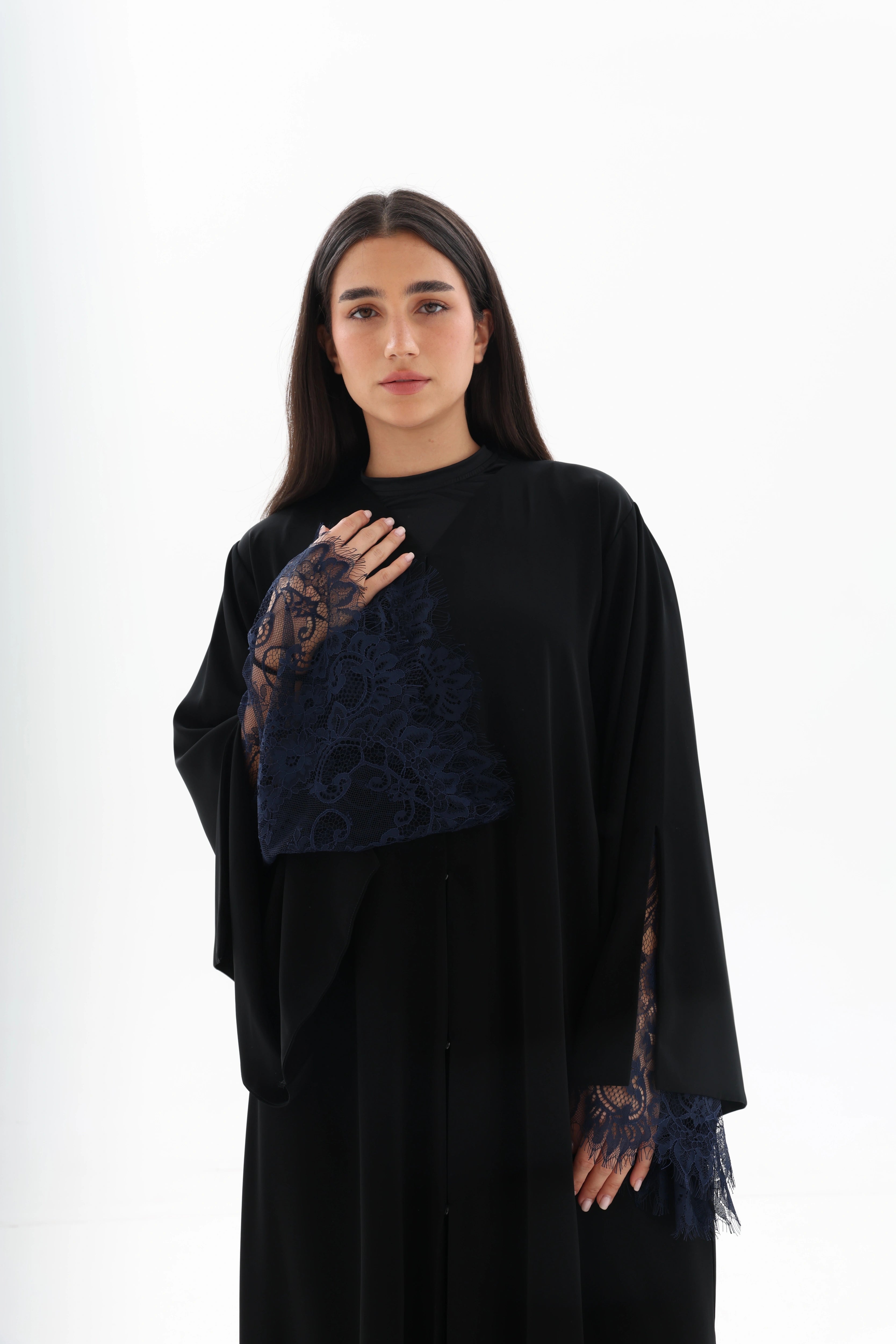Abaya dentelle noire Nida coréen premium – détails dentelle – SOOTRASHOP