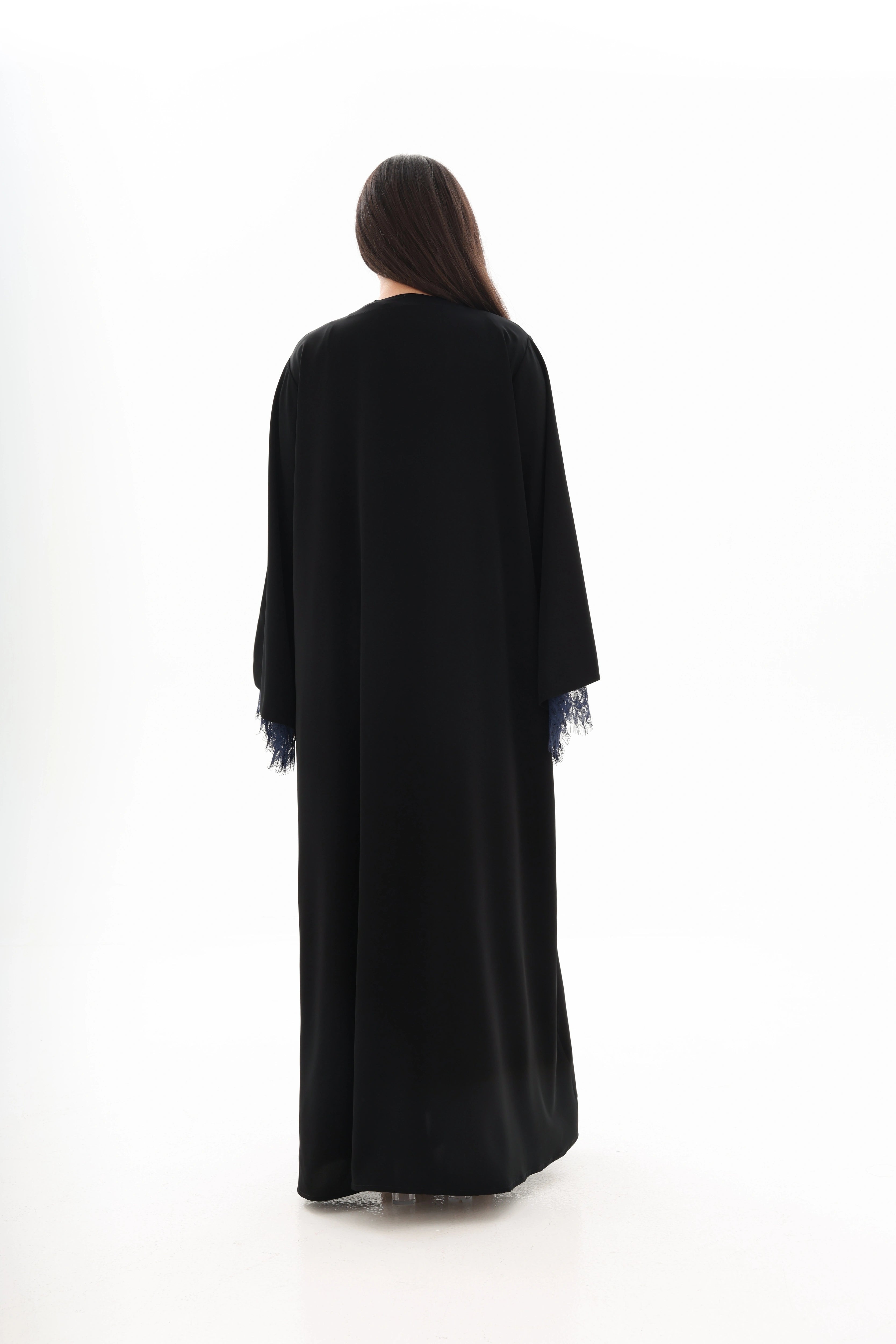 Abaya dentelle noire Nida coréen premium – vue de dos – SOOTRASHOP