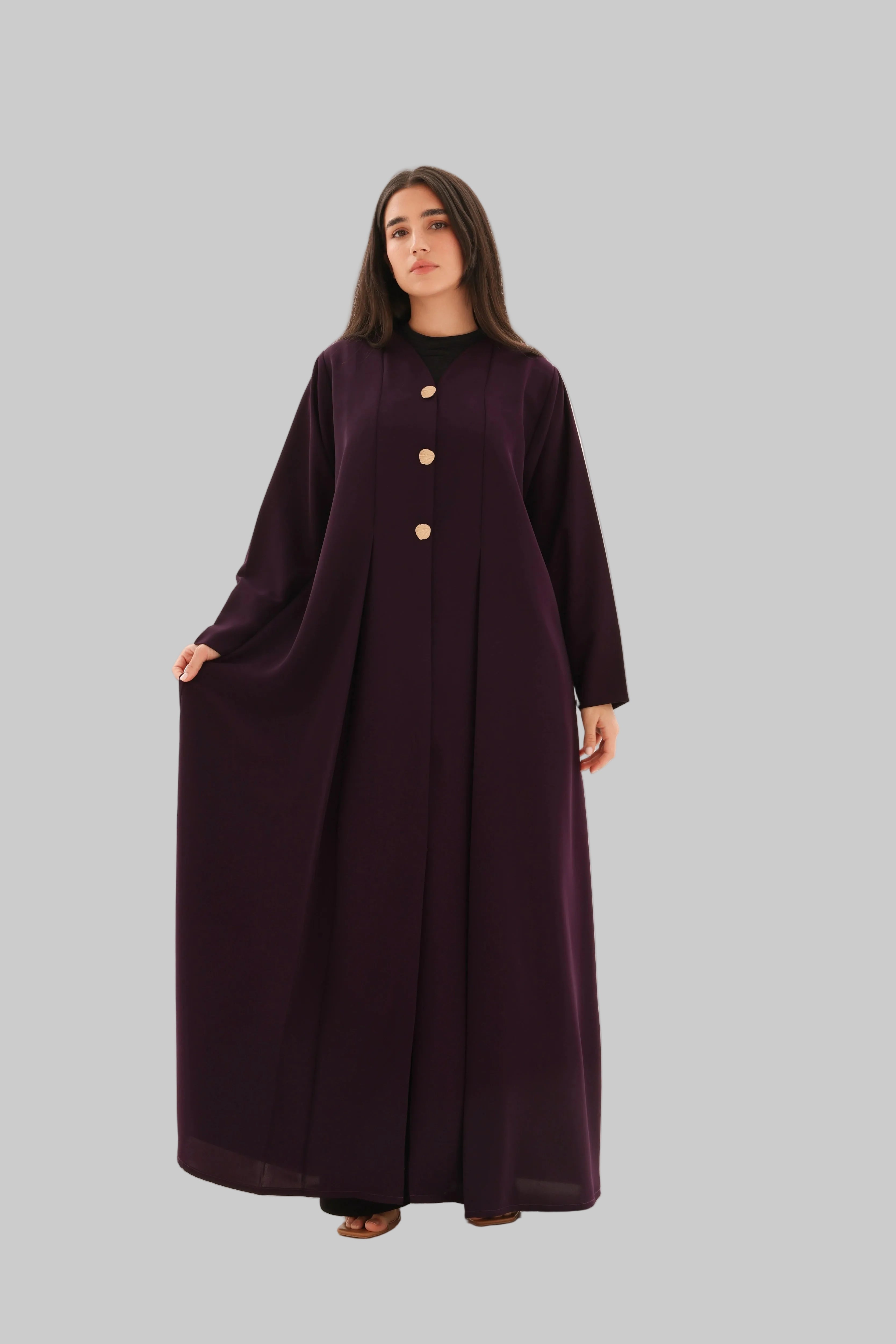 Abaya aubergine crêpe premium coupe cloche – vue de face 2 – SOOTRASHOP
