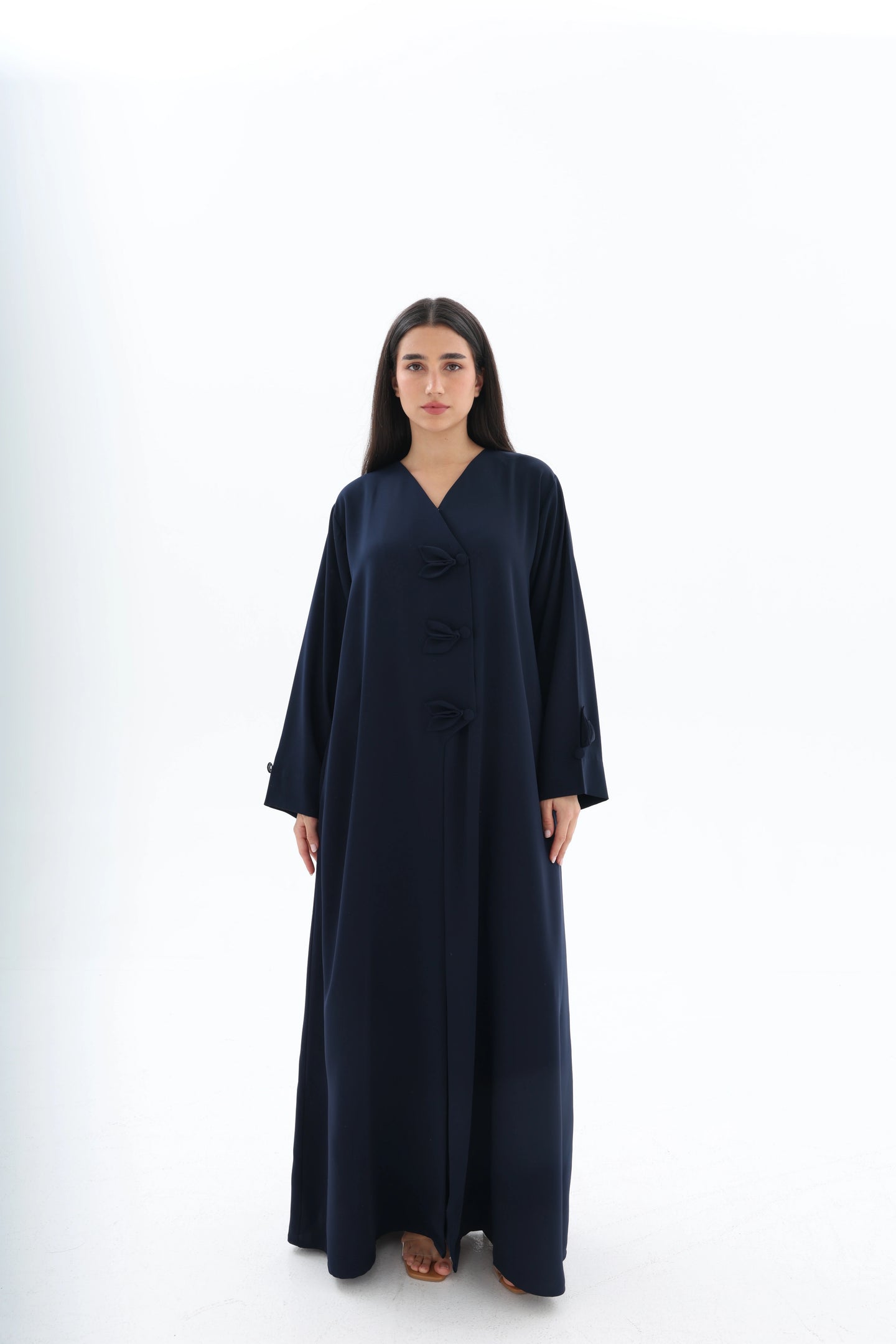 Abaya bleu marine élégance nouée crêpe premium – vue de face – SOOTRASHOP