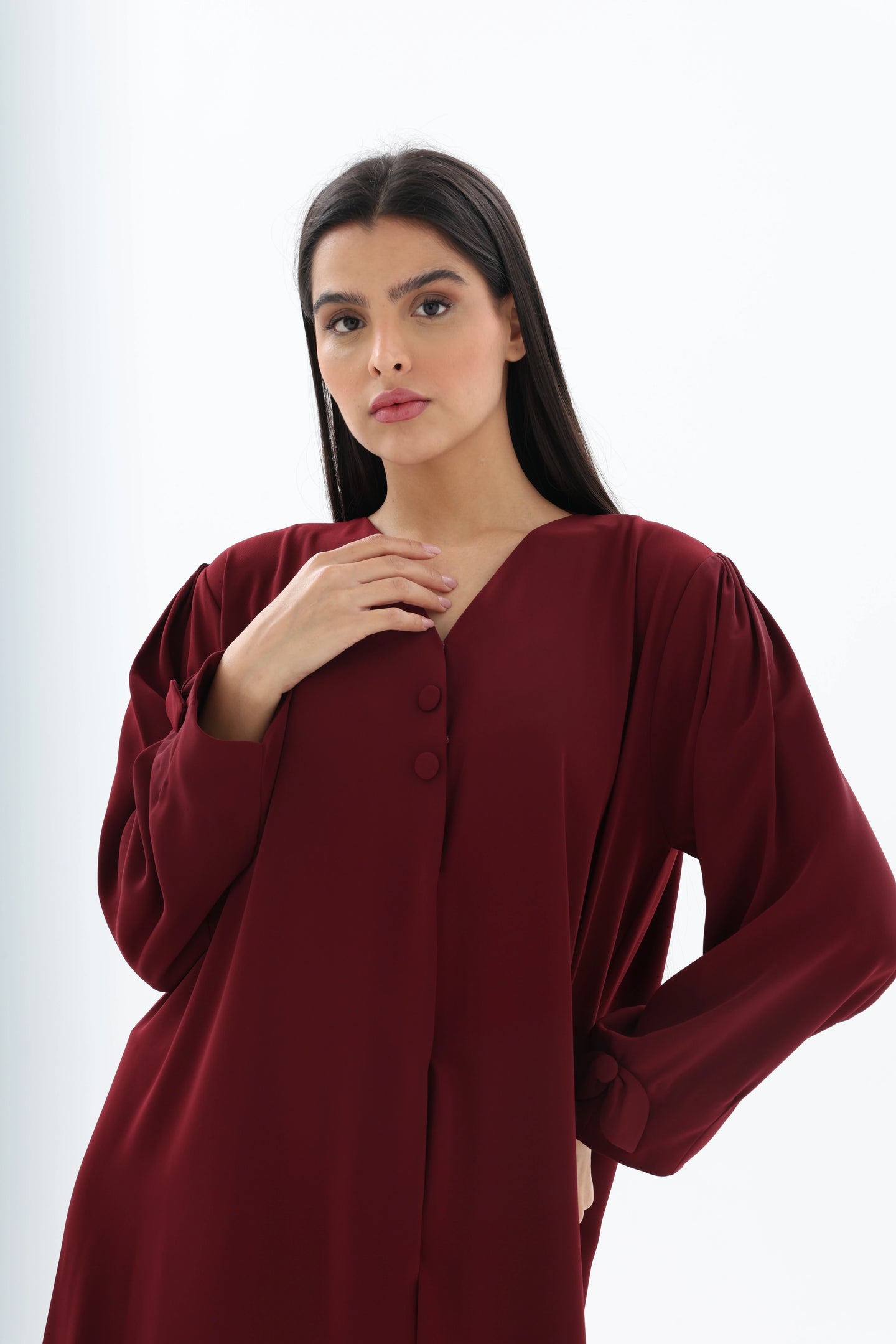 Abaya bordeaux crêpe premium – détails noeud et finitions – SOOTRASHOP