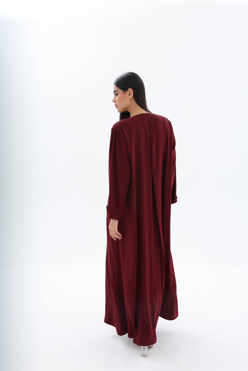 Abaya bordeaux crêpe premium – vue de dos – SOOTRASHOP