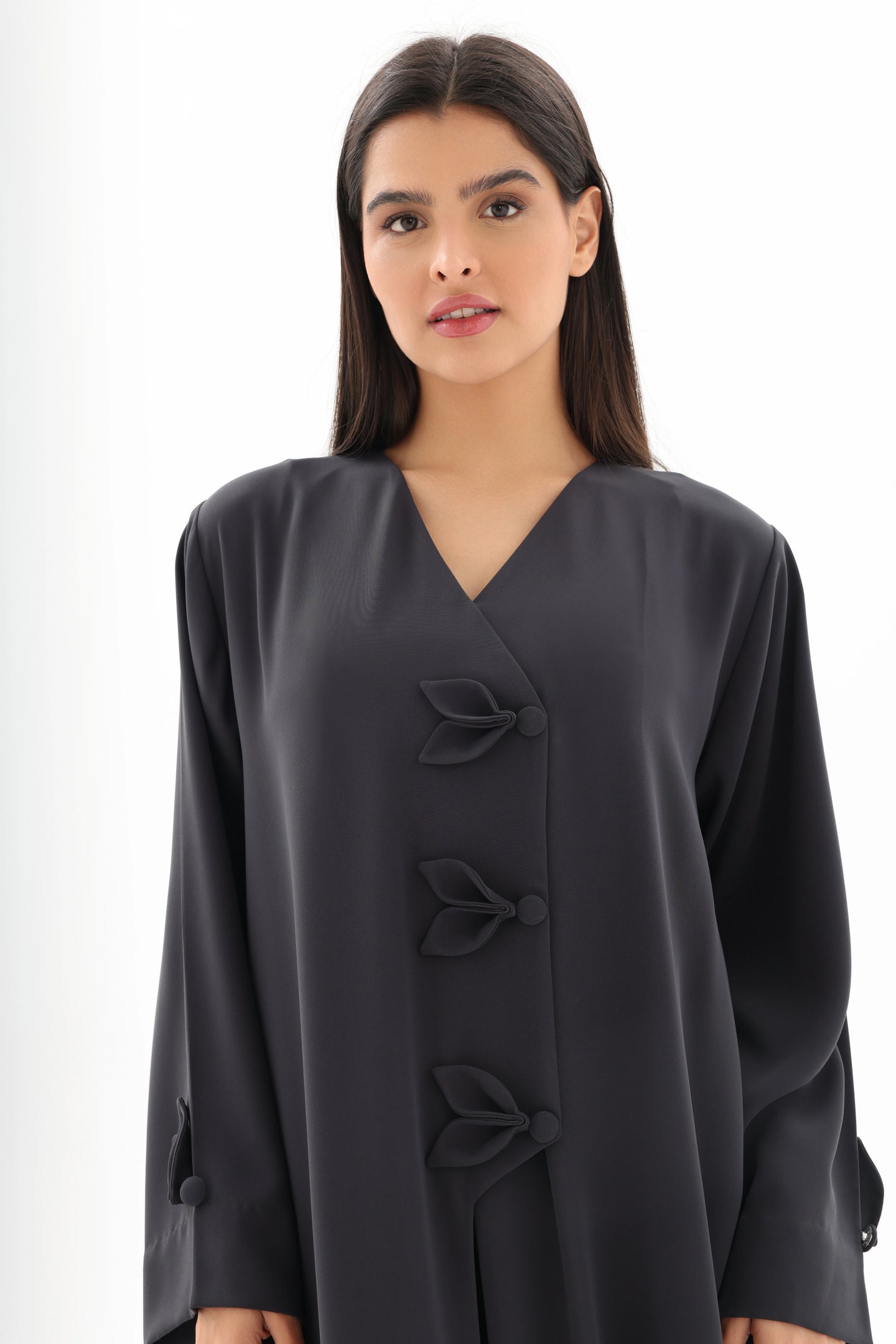 Abaya gris anthracite élégance nouée – détails tissu et finitions – SOOTRASHOP
