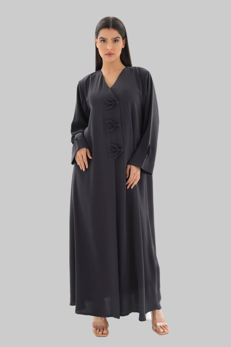 Abaya gris anthracite élégance nouée crêpe premium – vue de face – SOOTRASHOP