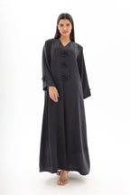 Abaya gris anthracite élégance nouée crêpe premium – vue de face 2 – SOOTRASHOP