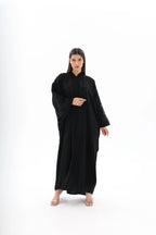 Bisht noire oversize brodée crêpe premium – vue de face 2 – SOOTRASHOP